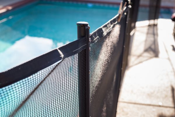 Mesh Pool Fence Construction Service